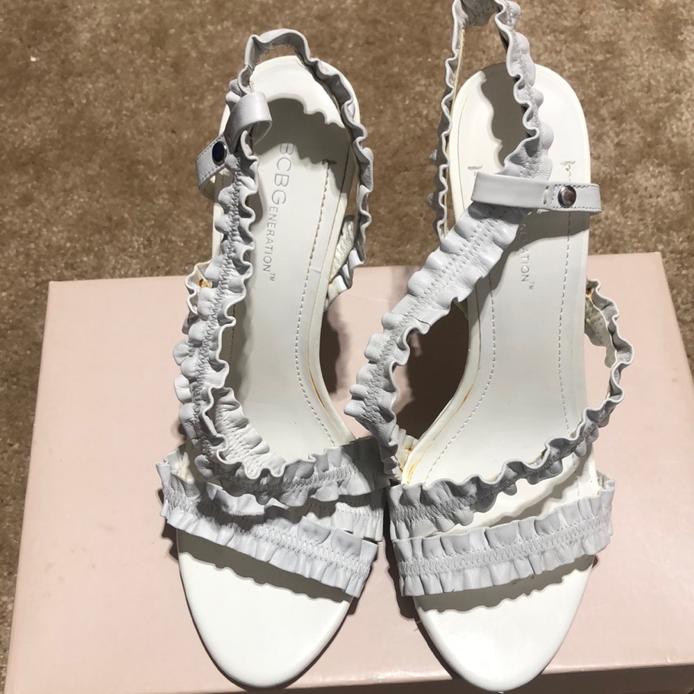 BCBGeneration white sandals